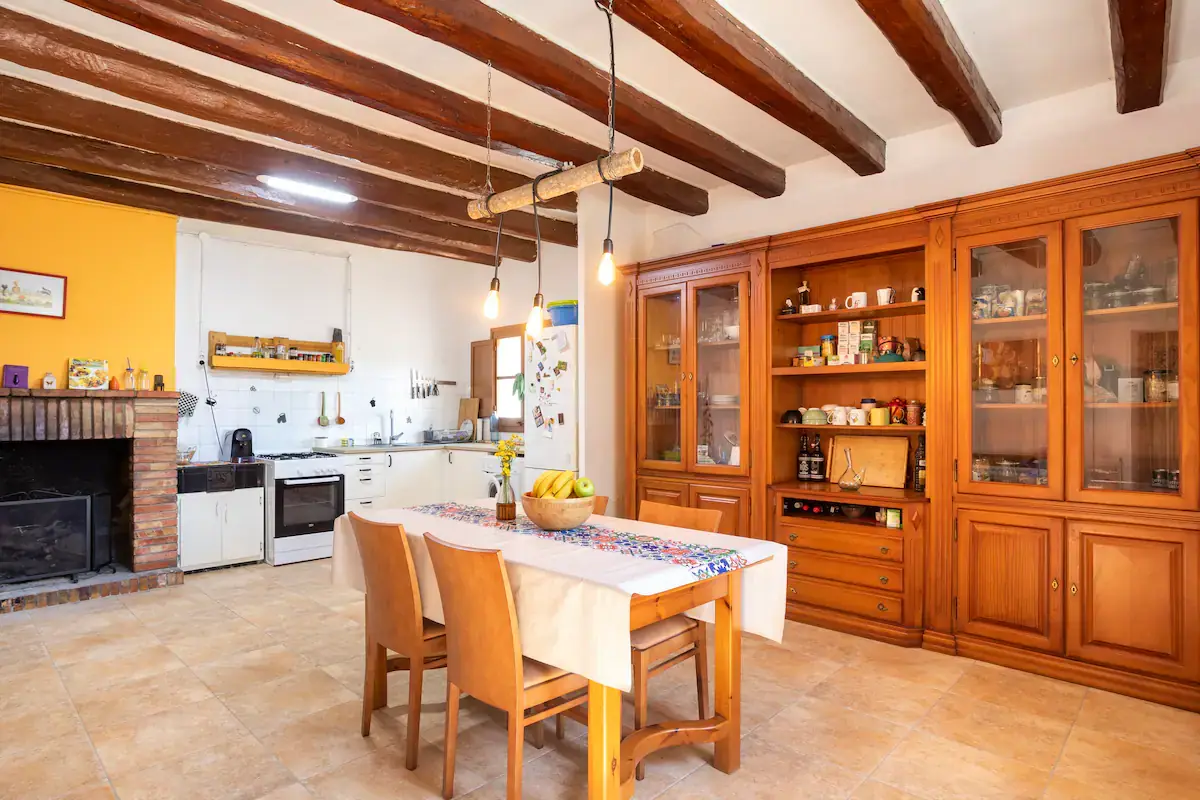 Cocina de la masía de Laranahata