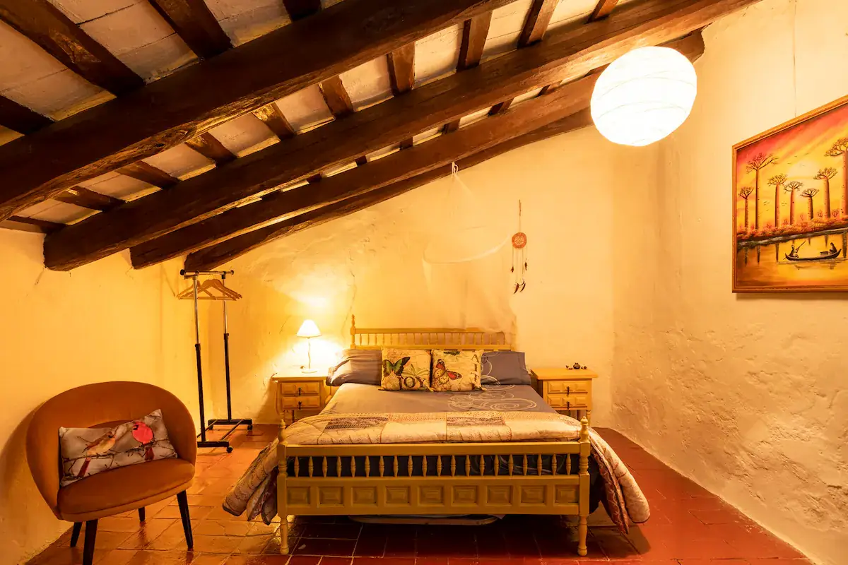 Habitación privada de la masía de Laranahata